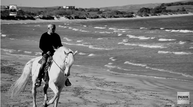 image Δείτε το νέο βίντεο κλιπ του Στέλιου Ρόκκου, όλο γυρισμένο στο Κέρος της Λήμνου!!!
