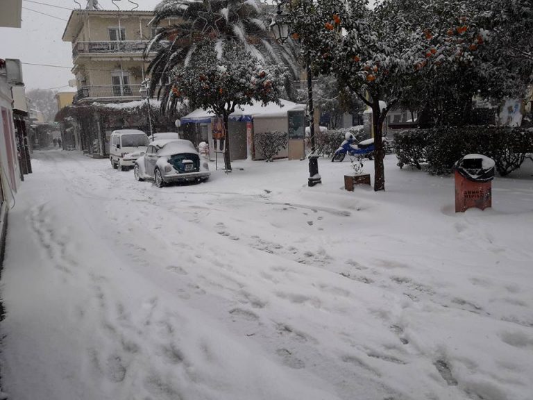 image BINTEO- ΦΩΤΟ: Μεγάλη χιονοθύελλα στην Λήμνο ΑΠΑΓΟΡΕΥΣΗ ΚΥΚΛΟΦΟΡΙΑΣ ΧΩΡΙΣ ΑΛΥΣΙΔΕΣ