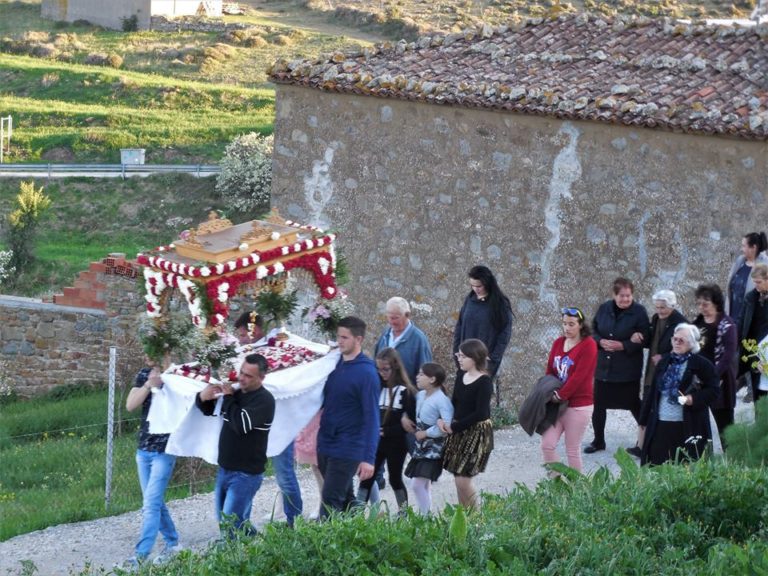 image Η Περιφορά του Επιταφίου, στην Δάφνη της Λήμνου! (φωτο)