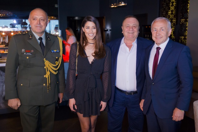 image Επίσημο γεύμα παρέθεσε ο Μπούμπουρας στην Demy και στην Ελληνική αποστολή της Eurovision (φωτο)