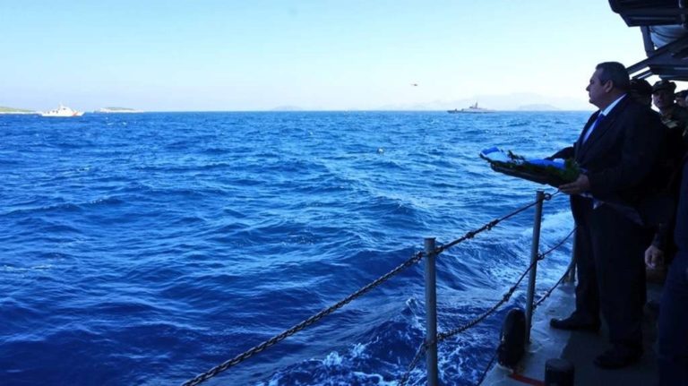 image Στεφάνι στα Ιμια έριξε ο Καμμενος απο τον ΝΙΚΗΦΟΡΟ (ΦΩΤΟ)
