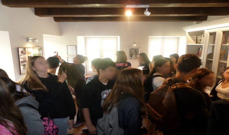 image «Πλημμύρισε» από μαθητές του Κολλεγίου Αθηνών η αίθουσα «Μαρία Λαμπαδαρίδου Πόθου»