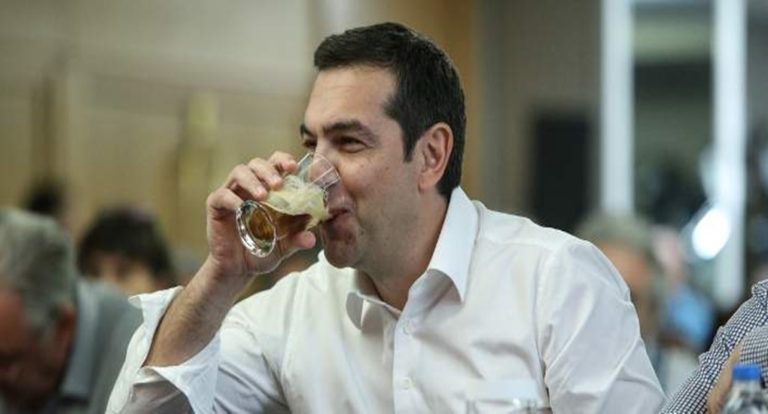 image Δείτε τη χιουμοριστική ανάρτηση του Αλέξη Τσίπρα για το νιόπαντρο ζευγάρι: «Γαμπρέ πρόσεχε τι τάζεις!» (φωτό)