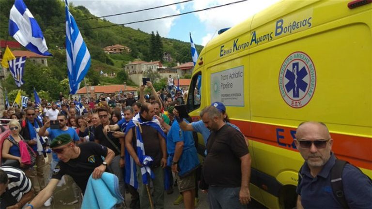 image Εικόνες σοκ: «Πόλεμος» στις Πρέσπες (Βίντεο – φωτο) – Τα ΜΑΤ επιτέθηκαν άγρια στους διαδηλωτές