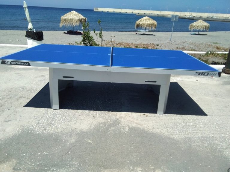 image Πινγκ-πονγκ δίπλα στην θάλασσα στον Αη Στράτη (φωτο)