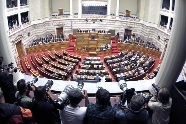 image Βουλή-«ΚΛΕΙΣΘΕΝΗΣ Ι»: 161 ψήφοι για απλή αναλογική, 241 για «σπάσιμο» μεγάλων περιφερειών