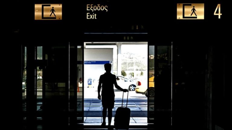 image Airbnb: Κινέζος φέσωσε με 3.500 ευρώ ιδιοκτήτη ακινήτου για τηλεφωνικές κλήσεις μέσω internet