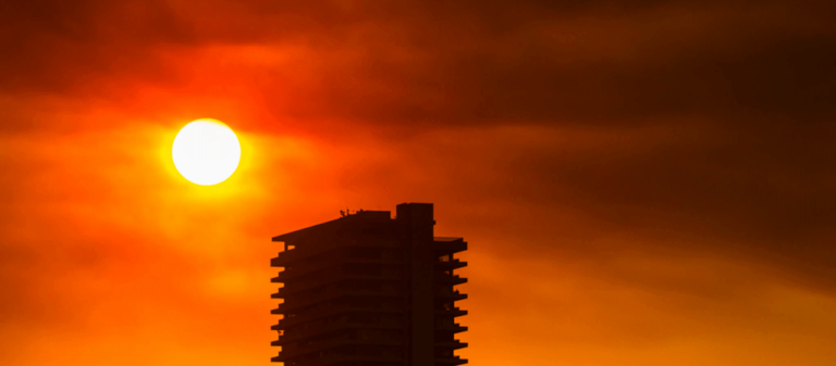 image Τα κύματα καύσωνα διαρκούν πλέον περισσότερες μέρες και είναι πιο επικίνδυνα δείχνει νέα μελέτη.