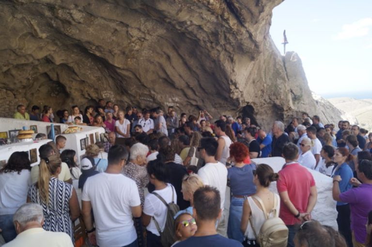 image Λαμπρό-Δευτέρα 21 Απριλίου, Πανηγυρίζει η Παναγία Κακαβιώτισσα.