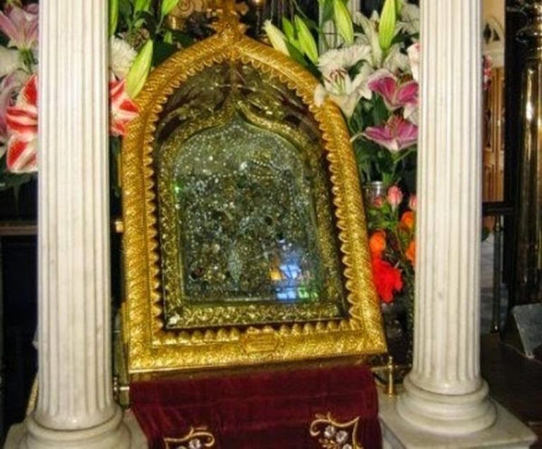 image Παναγία Τήνου: Η εικόνα που ανακαλύφθηκε από μια μοναχή – Την προσκύνησαν αμέσως οι Κολοκοτρώνης, Μιαούλης, Νικηταράς