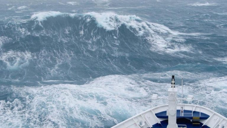 image «Παίζουν με την ανθρώπινη ζωή για το κέρδος»