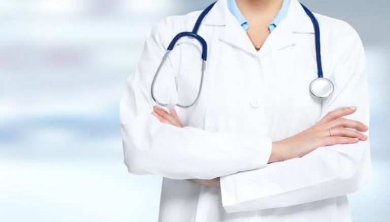 image Γιατρός στη Μυτιλήνη συνταγογραφούσε μόνο ξημερώματα, χιλιάδες φάρμακα σε κόρη και σύζυγο – Της τηλεφώνησε ο Άδωνις