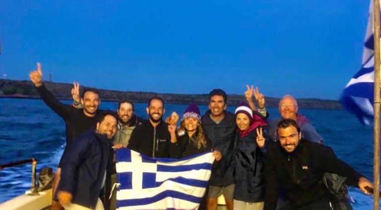 image ΗΡΘΕ Η ΩΡΑ:  Η PastraCretonaxiosa κολυμπάει για πρώτη φορά παγκοσμίως το πέρασμα Αη Στράτη – Λήμνος, για να παραδώσουν την υποτροφία στην Ζωή Τζομπανέλλη!!!