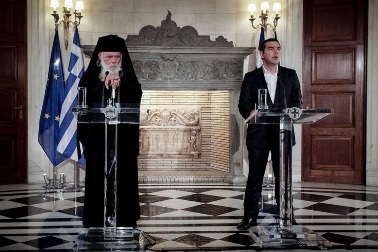 image Οι κληρικοί δεν θα είναι πλέον δημόσιοι υπάλληλοι – Ιερώνυμος: Μύθος τα περί αμύθητης περιουσίας της Εκκλησίας (βιντεο)