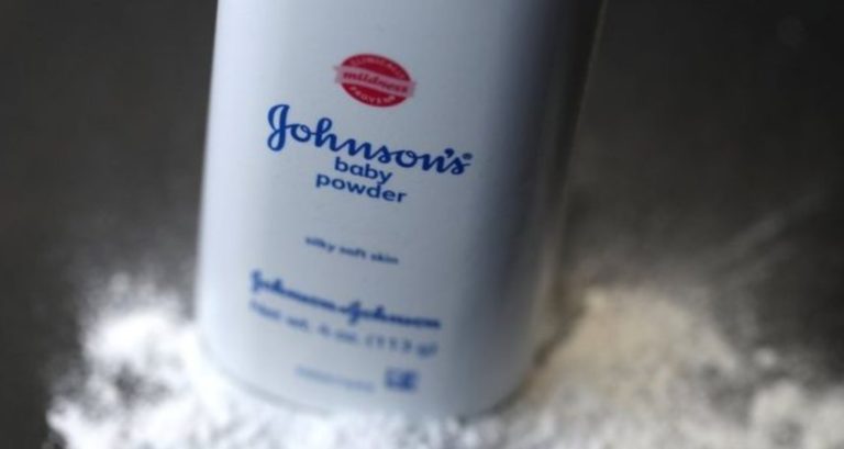 image Καρκινογόνο το ταλκ για μωρά της Johnson & Johnson! Το γνώριζαν εδώ και… 47 χρόνια