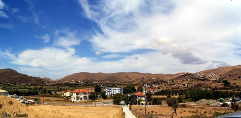 image Κορνός : το χωριό  με τα  νεοκλασικά αρχοντικά και την πλούσια Ιστορία .