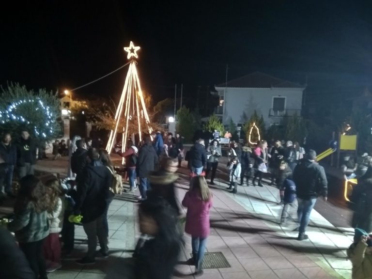 image Άρωμα  Χριστουγέννων  και στο 3ο Νηπιαγωγείο της Μύρινας.(φωτο)