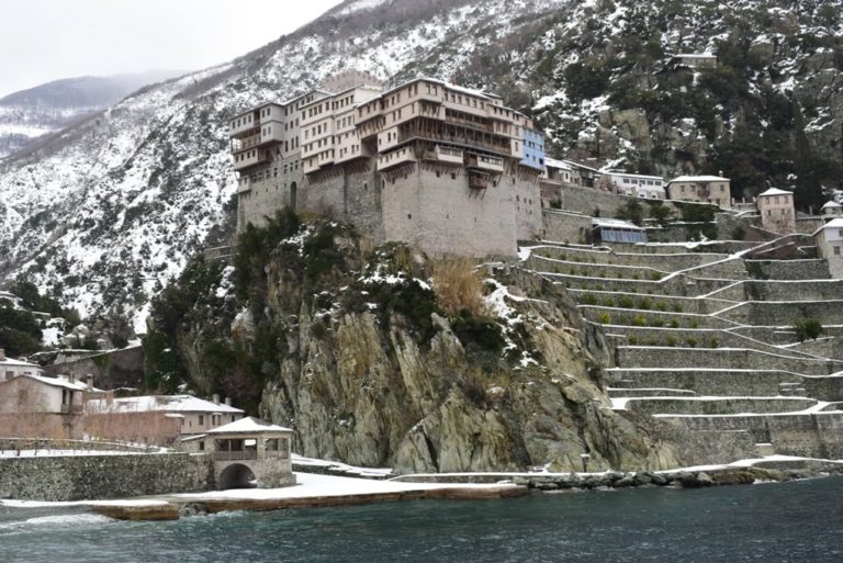 image Αποκλειστικό Ρεπορτάζ στο Άγιο Όρος. Δείτε πως γιορτάζεται η γέννηση του Θεανθρώπου (φωτο-βίντεο)