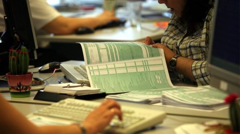 image Εφορία: Οι τελευταίες υποχρεώσεις έως το τέλος του 2022 – Αναλυτική λίστα.
