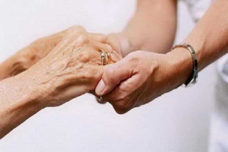 image Ξεκινούν ξανά τα επισκεπτήρια σε γηροκομεία και δομές ευάλωτων και ευπαθών ομάδων