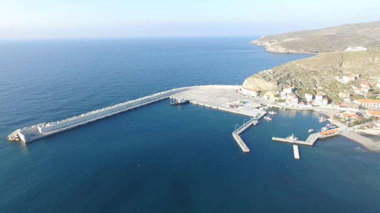 image Τελευταία εξέλιξη: Δεν προσέγγισε το BLUE STAR MYCONOS στον Άγιο Ευστράτιο.