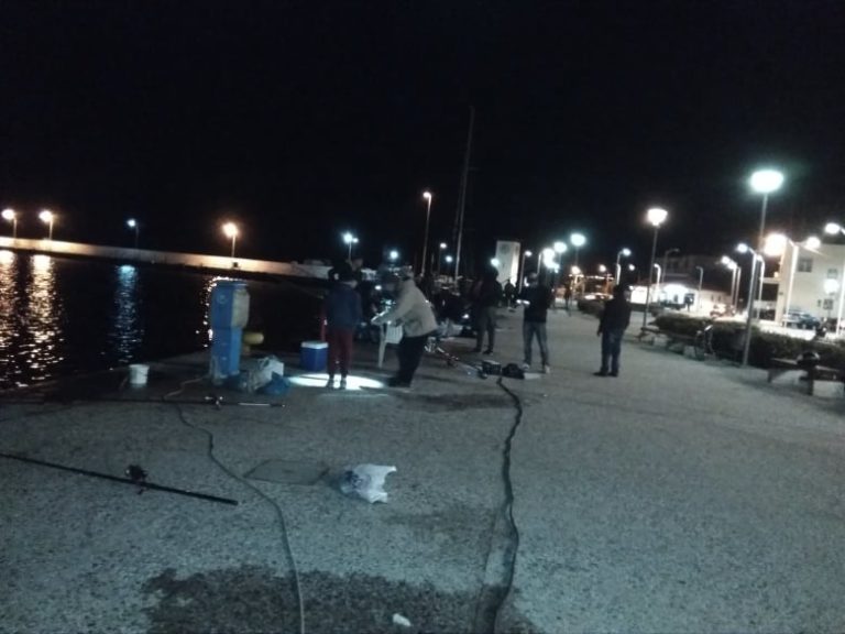 image Συμβαίνει τώρα: Παλαμίδες στο λιμάνι της Μύρινας (φωτο)