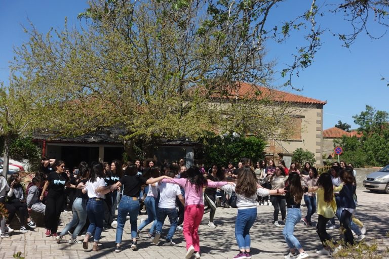 image Στο Γυμνάσιο Λιβαδοχωρίου είχαμε επισκέψεις!!! Aδελφοποίηση με το Λύκειο Εμπεδοκλής του Agrigento της Σικελίας (φωτο)