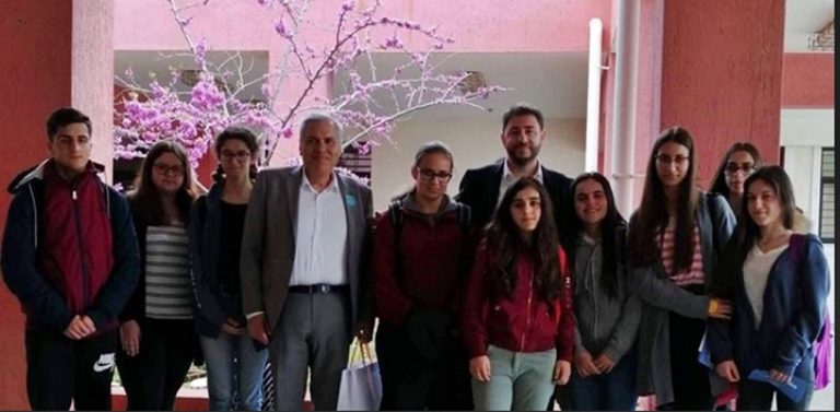 image Στη Λήμνο ο Νίκος Ανδρουλάκης -Συζήτησε με μαθητές για τις ευρωεκλογές [εικόνες]