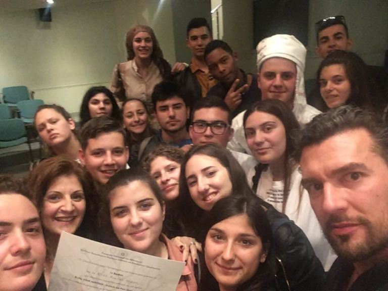 image Ευχαριστώ από του μαθητές του ΕΠΑΛ Μύρινας (φωτο)