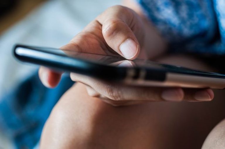 image Μέσω του mobilefees.gov.gr οι αιτήσεις για την απαλλαγή των νέων, ηλικίας 15-29 ετών, από τα τέλη κινητής και καρτοκινητής τηλεφωνίας