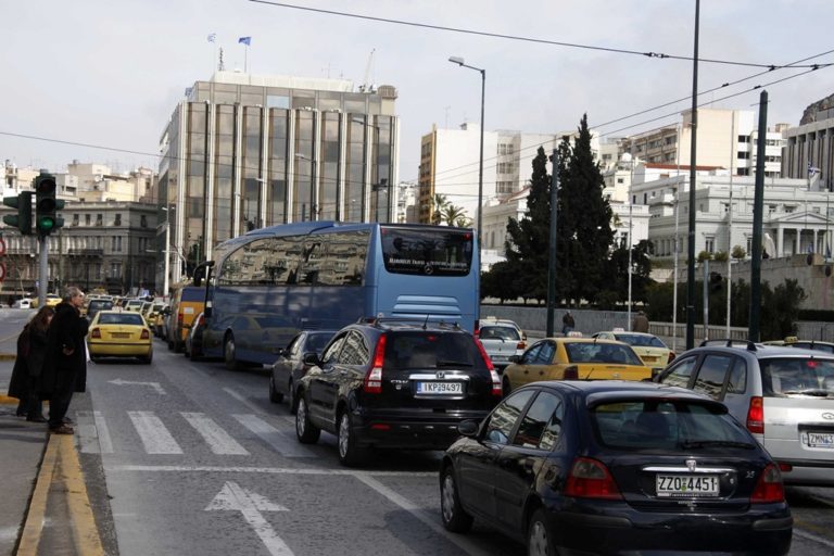 image Τέλη κυκλοφορίας 2020: Πόσα χρήματα θα πληρώσουμε φέτος – Κίνητρα για «καθαρά» αυτοκίνητα