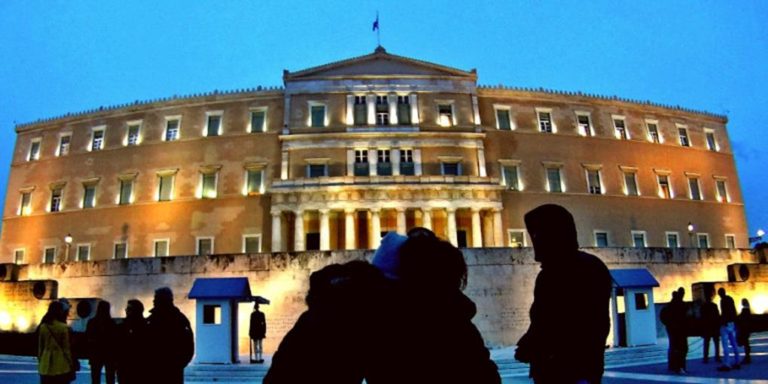 image ΕΛ.ΑΣ.: Απαγορεύονται οι συναθροίσεις άνω των 100 ατόμων μέχρι την 1η Φεβρουαρίου