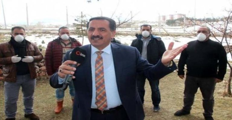 image Που να του κάτσει το μικρόφωνο στο λαιμό: Τούρκος τραγουδιστής εύχεται ο κορονοϊός να χτυπήσει την Ελλάδα…