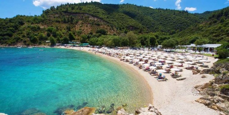 image Χαλκιδική: Πάνω από 70 ξενοδοχεία έβγαλε στο σφυρί ο Κορωνοϊός….