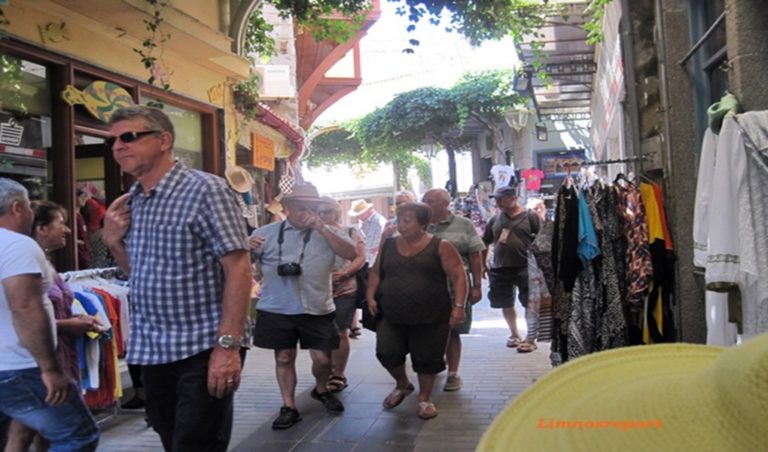 image Κορωνοϊός : Εμβολιασμοί, προνόμια και ανάσες ελευθερίας – Τι αλλάζει από αύριο στη ζωή μας