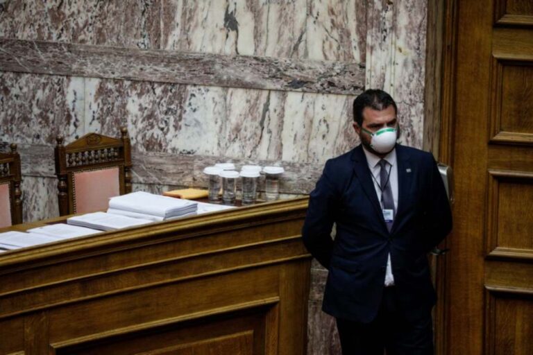image Μάσκα και στην Βουλή!