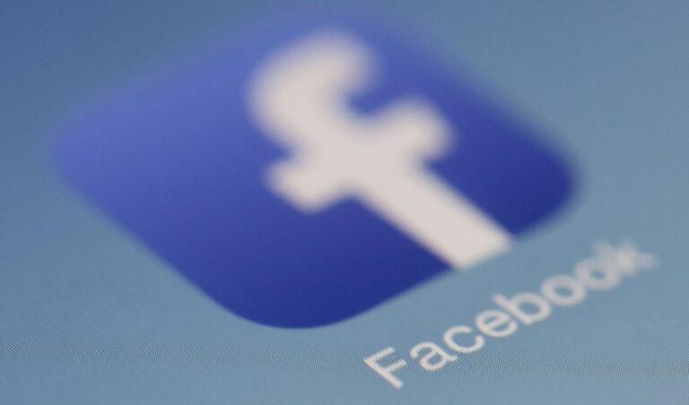 image Facebook: Το χρονικό του black out – Πλήγμα για τον Mark Zuckerberg