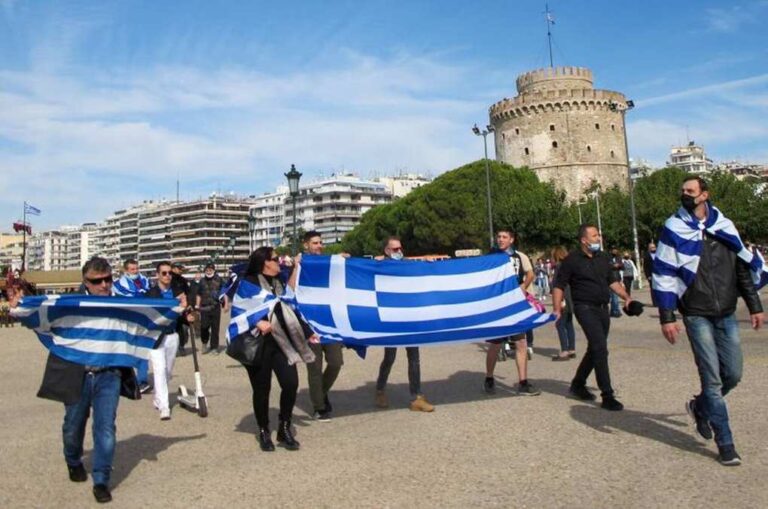 image 28η Οκτωβρίου: Έκαναν… παρέλαση σε Θεσσαλονίκη, Πάτρα, Πτολεμαΐδα παρά τα μέτρα για τον κορονοϊό (φωτο-βιντεο)