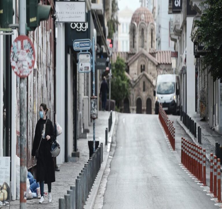 image Ποιοι απειλούνται με καλοκαιρινά τοπικά lockdown – Σύρος, Χανιά, Τροιζηνία και Λέσβος στις ζώνες κινδύνου.