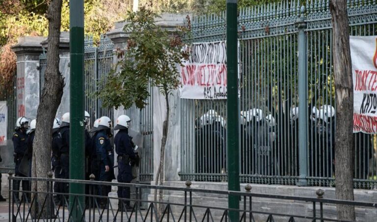 image Πρόκληση για το Πολυτεχνείο: Απαγόρευσαν τις δημόσιες συναθροίσεις