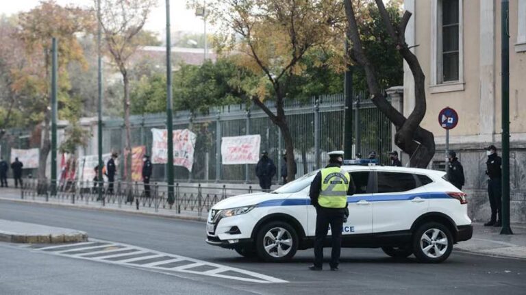 image Πολυτεχνείο: «Φρούριο» η Αθήνα με περιπολίες, μπλόκα και κυκλοφοριακές ρυθμίσεις