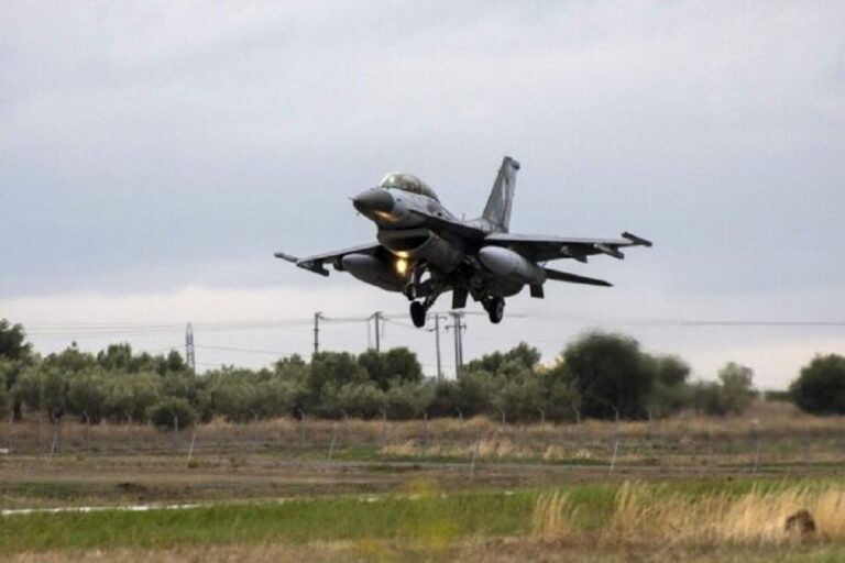 image Νυχτερινή εισβολή από 8 τουρκικά F-16 στο Αιγαίο για πρώτη φορά