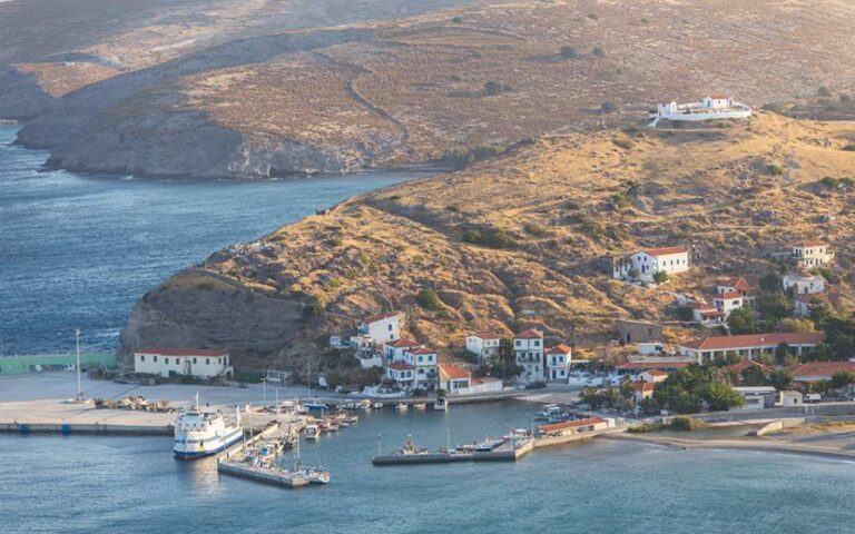 image Άγιος Ευστράτιος: Χωρίς ακτοπλοϊκή σύνδεση με την Ηπειρωτική Ελλάδα . Αίτημα της BLUE STAR FERRIES