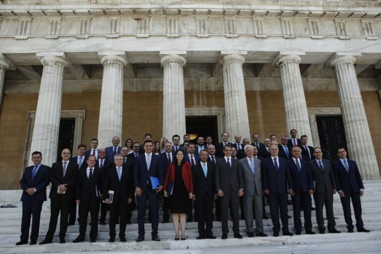 image Ανασχηματισμός: Με… δόσεις ορκίζονται σήμερα 20 υπουργοί και υφυπουργοί