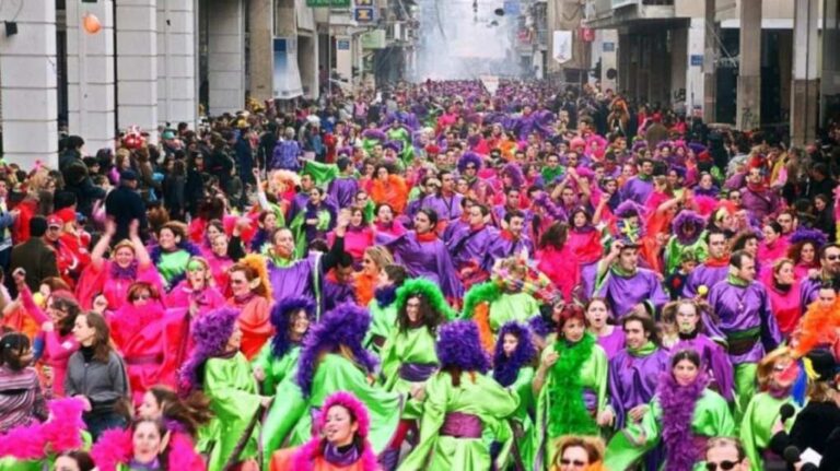 image Tώρα: Δείτε live την τελετή έναρξης από το Καρναβάλι της Πάτρας (Βίντεο)