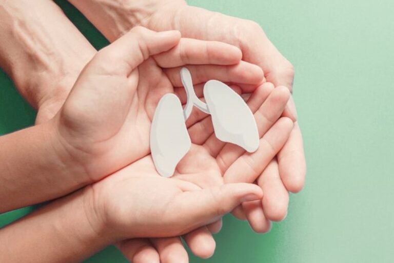 image Στη μάχη κατά της COVID-19 ένα κοινό αποχρεμπτικό φάρμακο