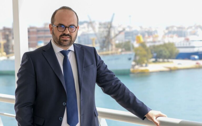 image 25η Μαρτίου: Ο Γ.Γ. Αιγαίου& Νησιωτικής πολιτικής Μανώλης Κουτουλάκης στην Λήμνο.