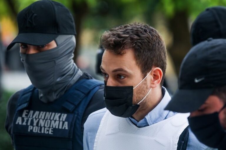image Προφυλακίστηκε ο Μπάμπης Αναγνωστόπουλος για τη δολοφονία της Καρολάιν