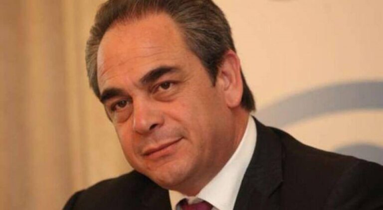 image Νεκρός από ανακοπή στο εργοστάσιό του που κινδύνευε από τη φωτιά ο πρόεδρος του ΕΒΕΑ Κωνσταντίνος Μίχαλος