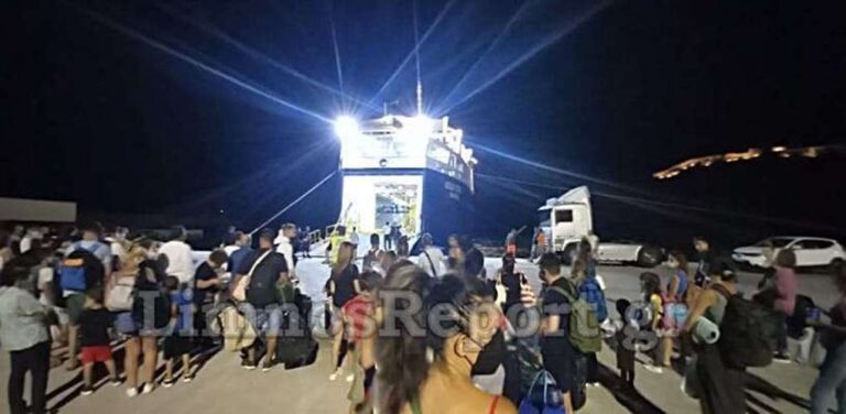 image Κορυφώνεται η έξοδος των αδειούχων – Πάνω από 50.000 αναχωρήσεις από τα λιμάνια της Αττικής